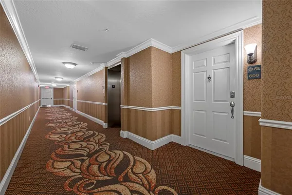 a view of empty room with window