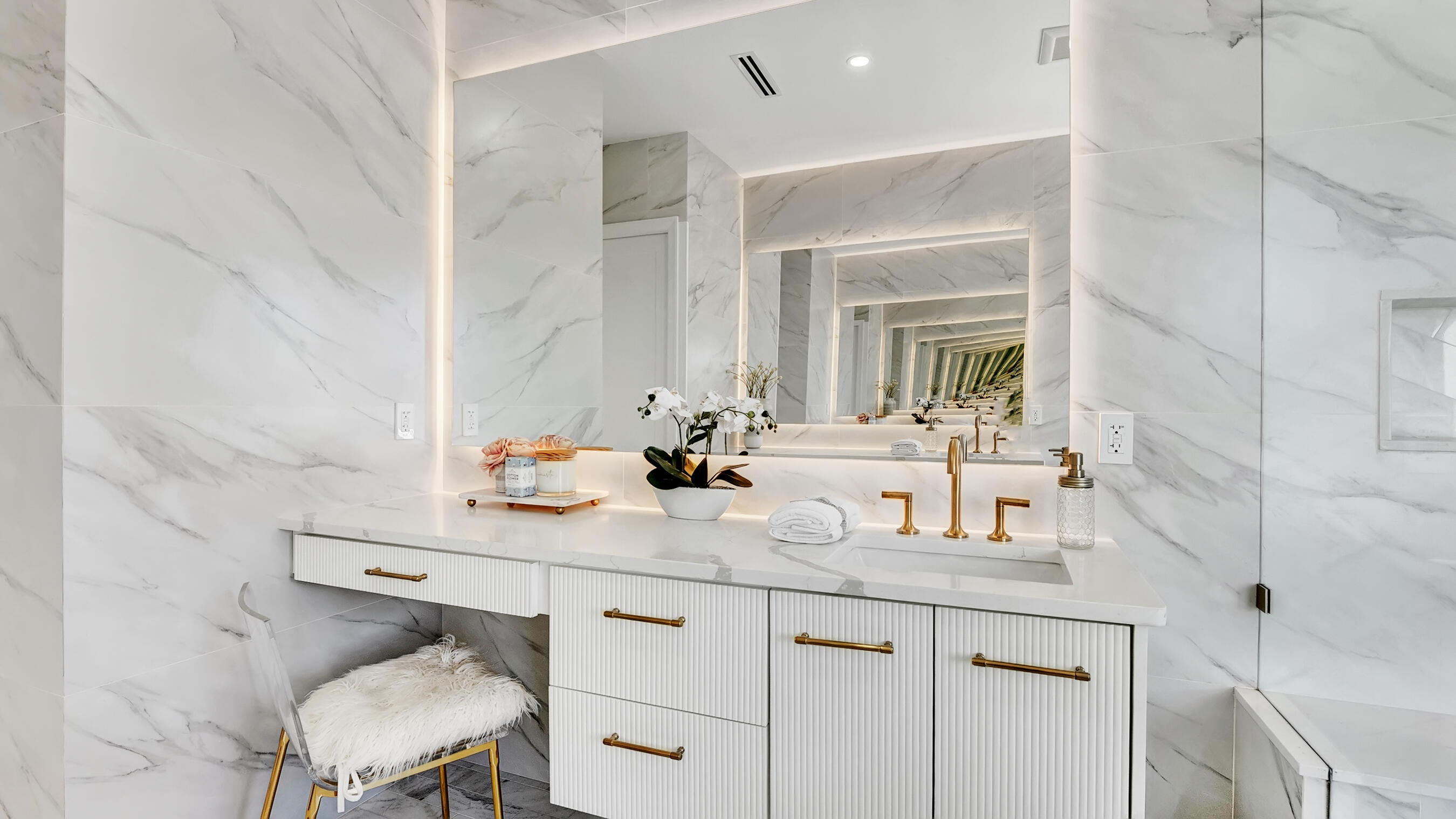 580 Southwest 15th Street Boca Raton, FL 33432 - Photo 40 of 70 Her vanity