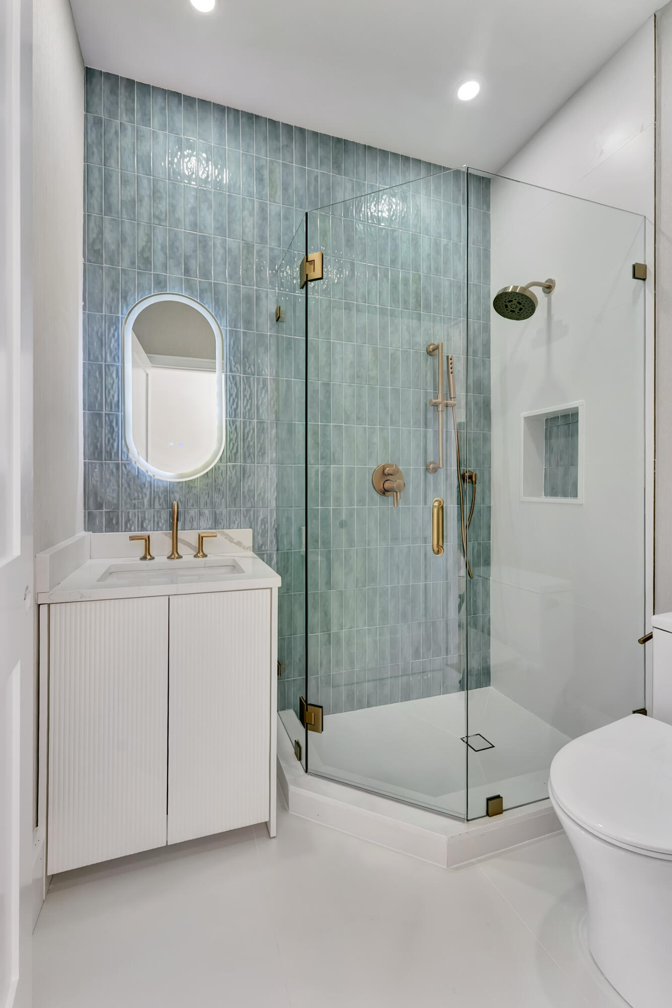 580 Southwest 15th Street Boca Raton, FL 33432 - Photo 49 of 70 Bathroom upstairs