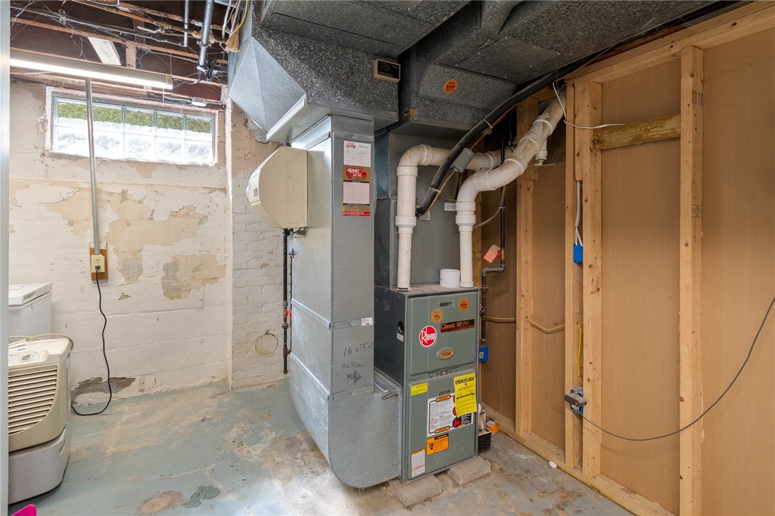 235 Wildmere Road Irondequoit, NY 14617 - Photo 38 of 41 Top of the line RHEEM furnace!