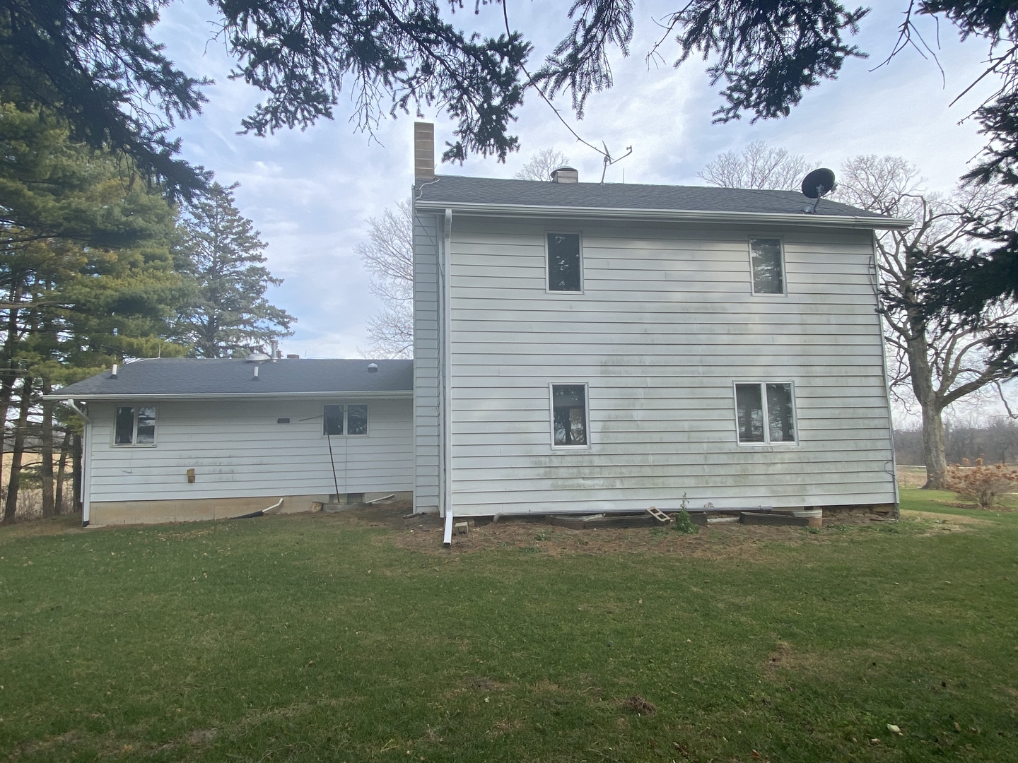 12738 Covell Road Morrison, IL 61270 - Photo 8 of 23 a front view of house with yard