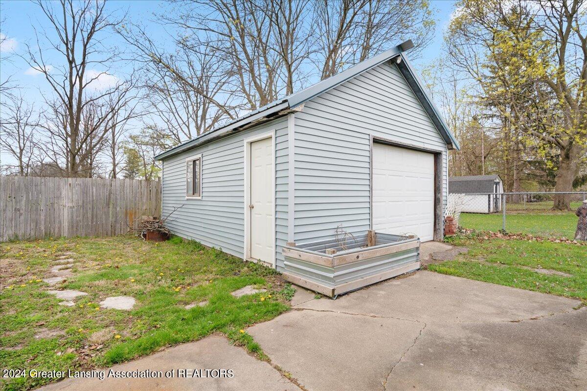 1264 West Valley Road Lansing, MI 48906 - Photo 26 of 27 08-Media Jett-8