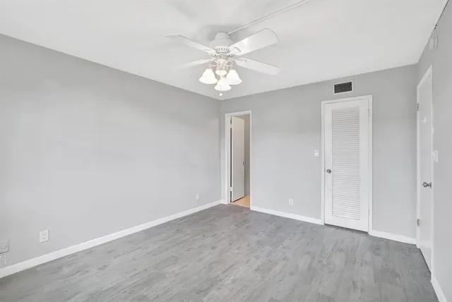 a view of a park with welcome board