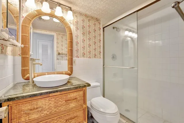 $249,900 | 4500 North Federal Highway, Unit 151F, Lighthouse Point, FL 33064