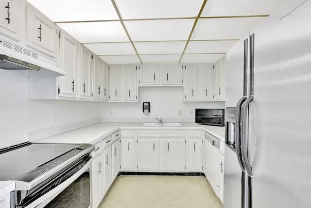 $249,900 | 4500 North Federal Highway, Unit 151F, Lighthouse Point, FL 33064