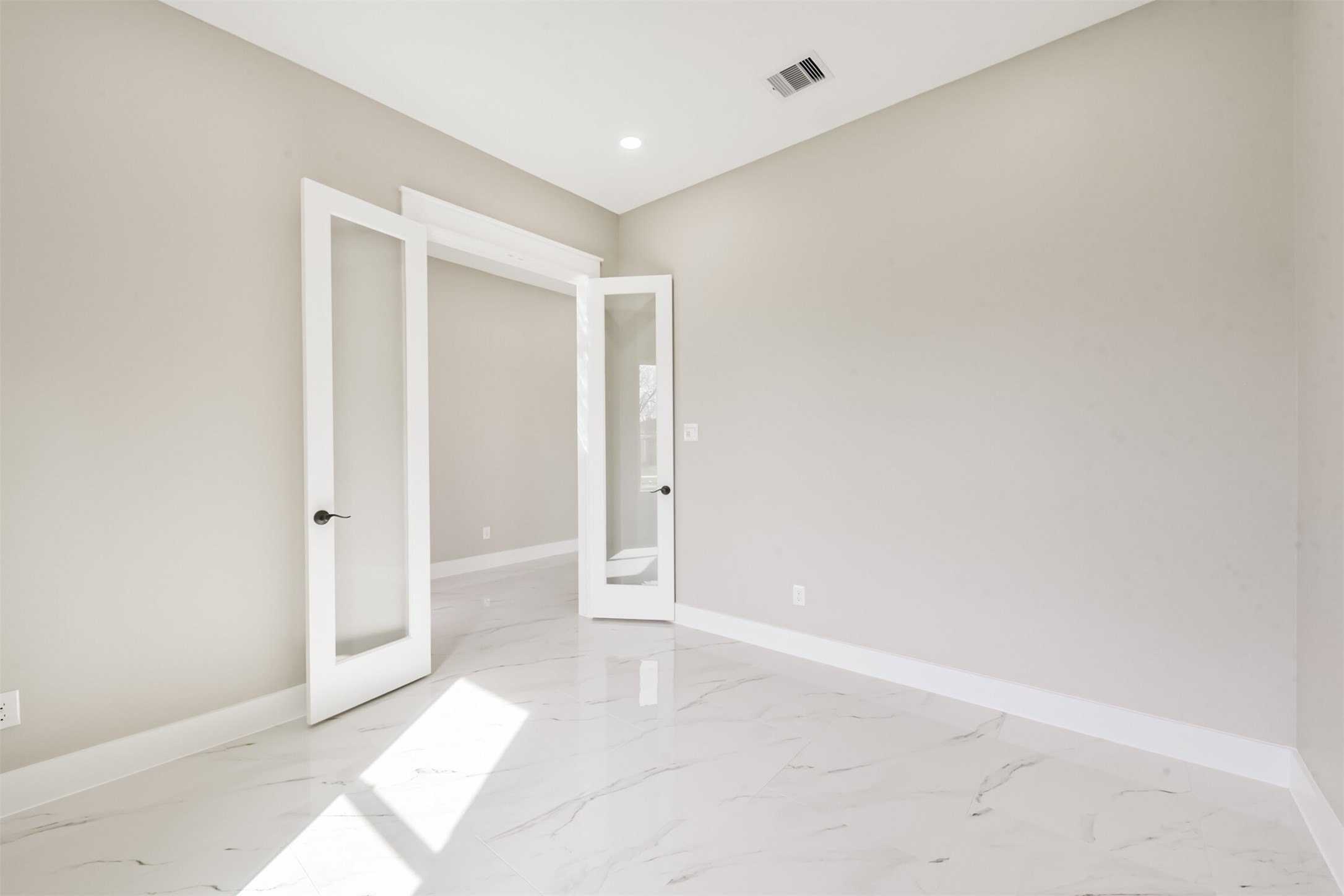 2803 Lancaster Lane Pasadena, TX 77506 - Photo 22 of 45 a view of an empty room