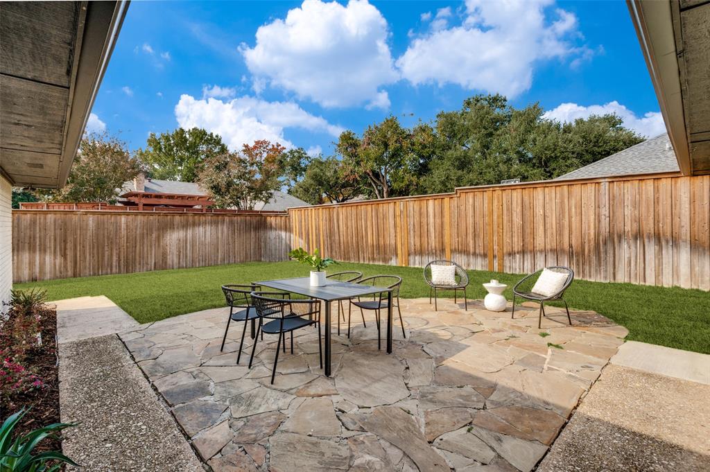 6322 Pineview Road Dallas, TX 75248 - Photo 37 of 40 a garden view with a seating space