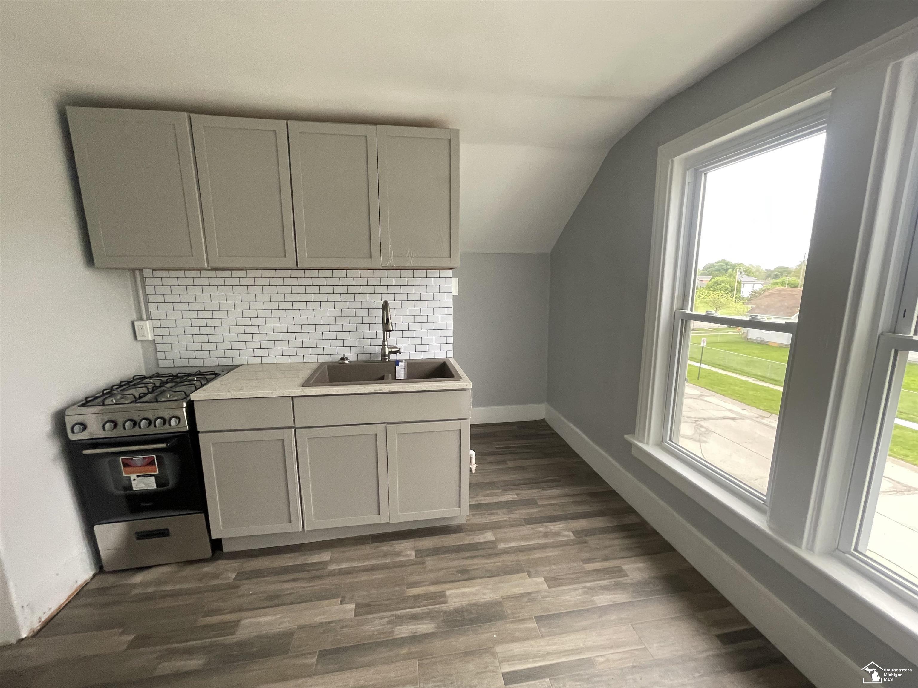 68 Navarre Street Monroe, MI 48161 - Photo 10 of 21