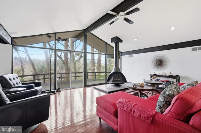 $525,000 | 5 Yorkridge Trail, Hockessin, DE 19707