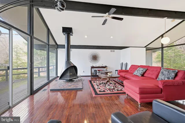 $525,000 | 5 Yorkridge Trail, Hockessin, DE 19707