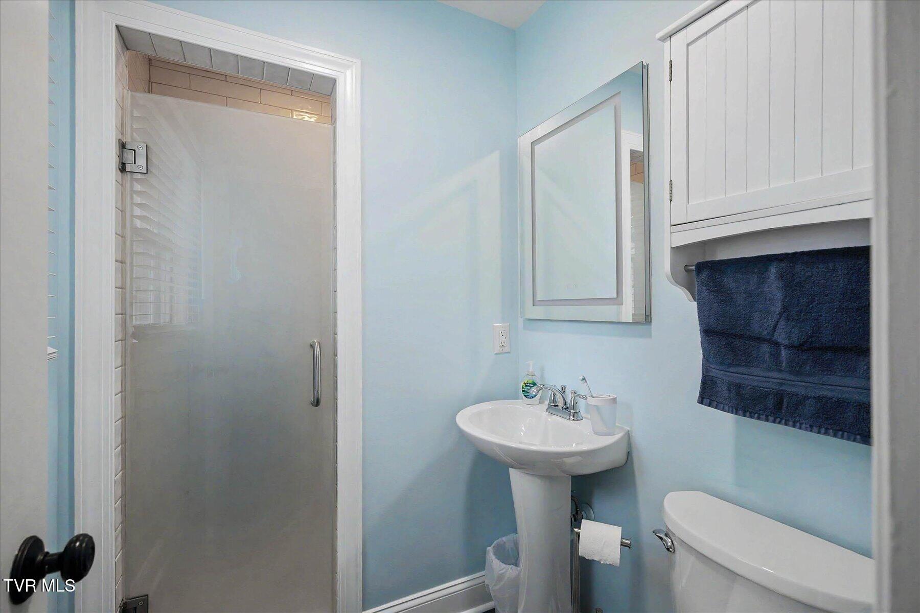 2013 Canterbury Road Kingsport, TN 37660 - Photo 32 of 49 32-2013 Canterbury Rd-32