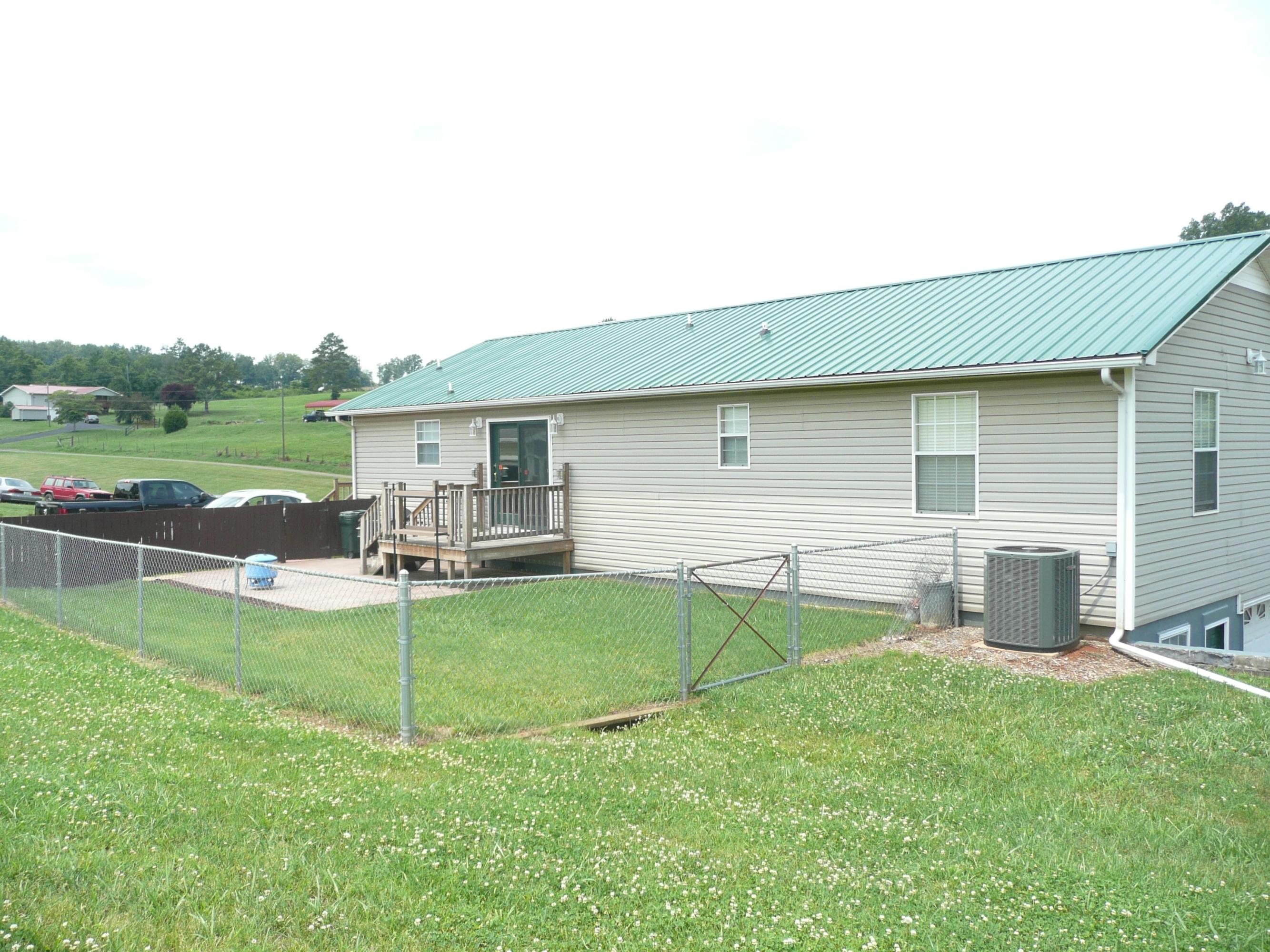 180 Price Road Sweetwater, TN 37874 - Photo 5 of 28 P1020823