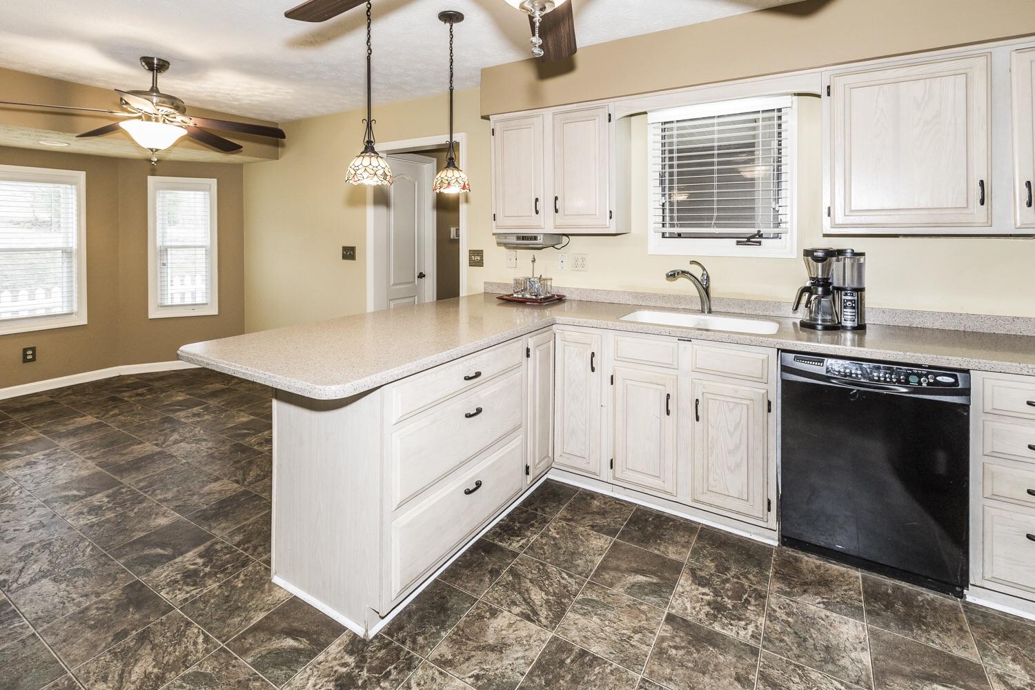 8224 Collier Road Powell, TN 37849 - Photo 17 of 32 image
