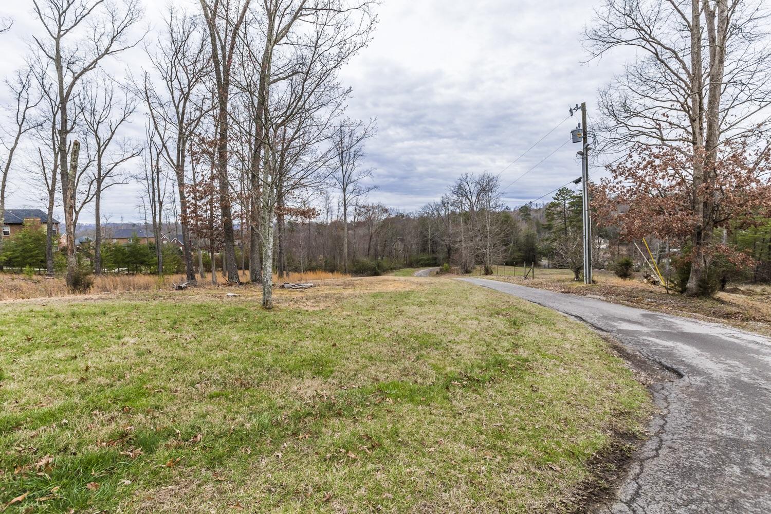 8224 Collier Road Powell, TN 37849 - Photo 8 of 32 image