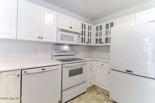 $243,900 | 4158 Breezewood Drive, Unit 203, Wilmington, NC 28412