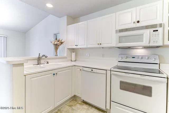 $243,900 | 4158 Breezewood Drive, Unit 203, Wilmington, NC 28412