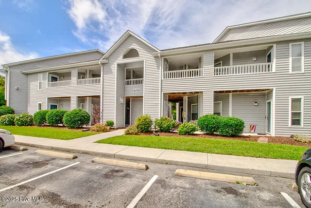 $243,900 | 4158 Breezewood Drive, Unit 203, Wilmington, NC 28412