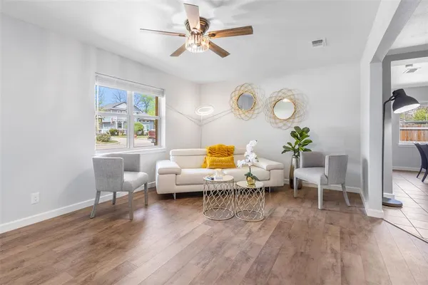 $300,000 | 610 South 10th Street, Sanger, TX 76266