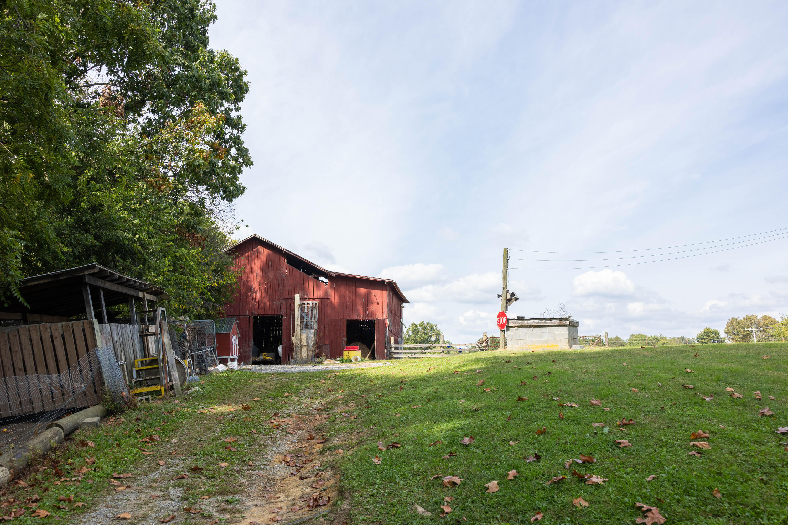 131 Doc Browning Road Telford, TN 37690 - Photo 8 of 19 Barn