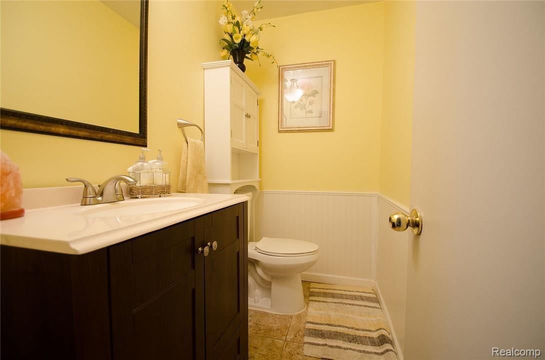42570 Keystone Canton, MI 48187 - Photo 17 of 51 18_48.jpg