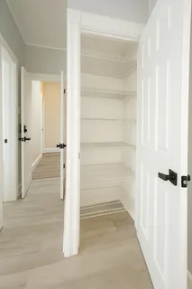 $2,100 | 396 Woodlawn Avenue, Unit 2, Jersey City, NJ 07305