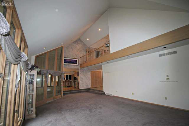 7561 East River Road Flushing, MI 48433 - Photo 18 of 40 20454061-17.JPG