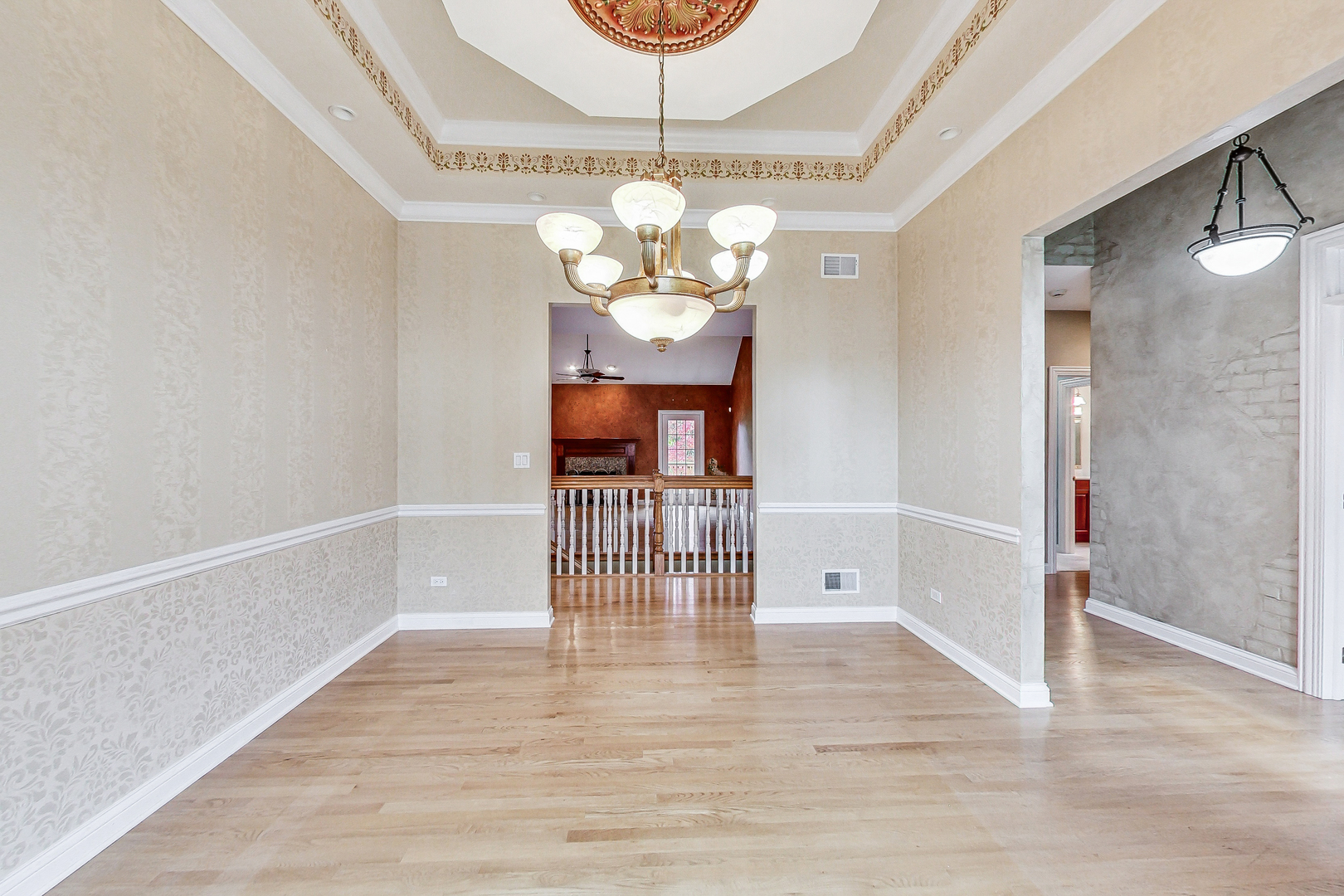 2 Carlton Court Inverness, IL 60010 - Photo 11 of 52 Gallery Image 11