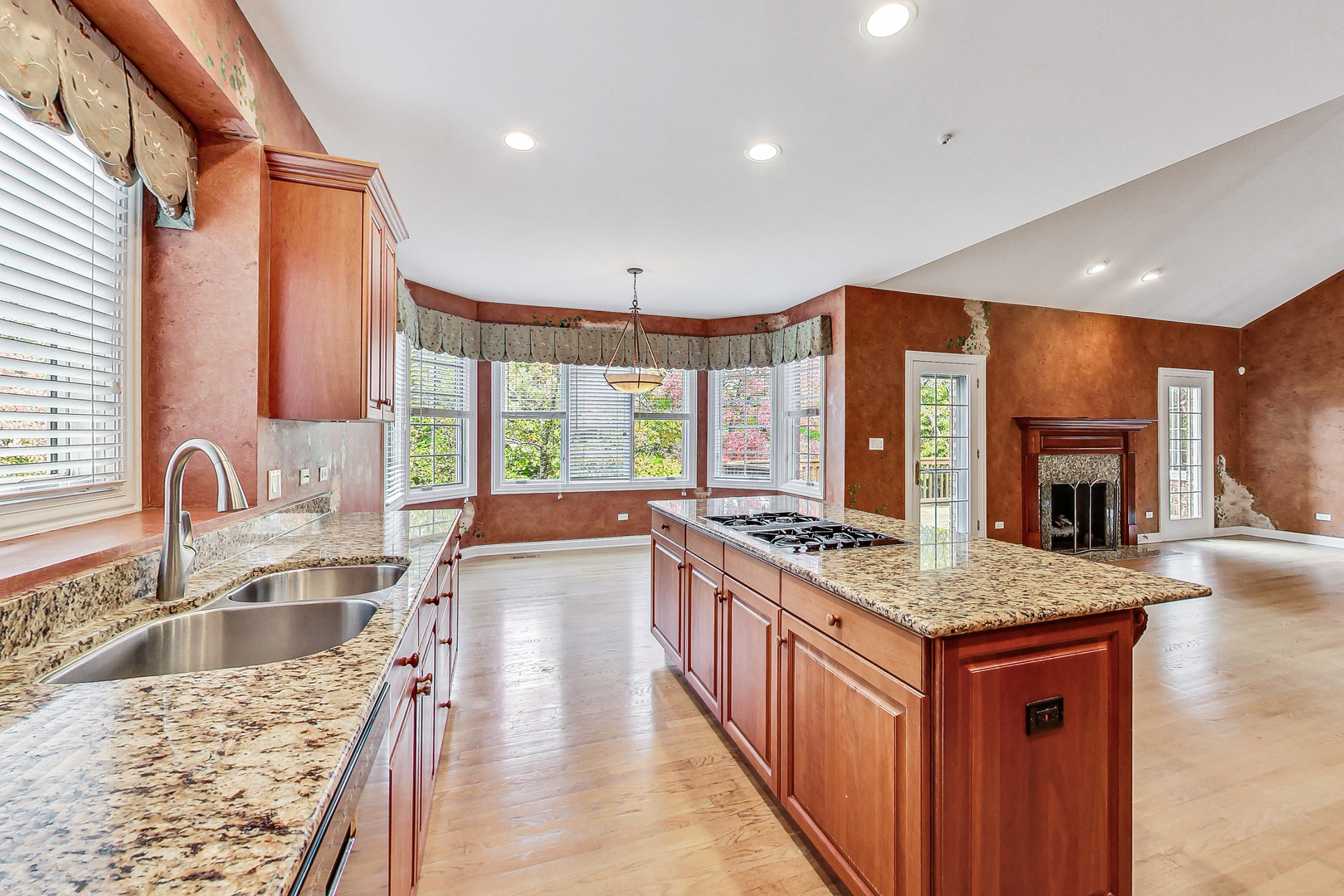 2 Carlton Court Inverness, IL 60010 - Photo 13 of 52 Gallery Image 13