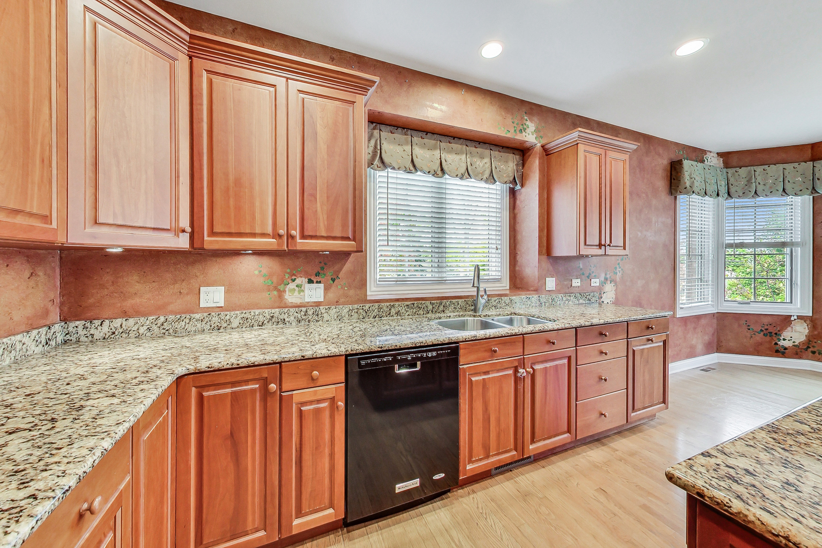2 Carlton Court Inverness, IL 60010 - Photo 14 of 52 Gallery Image 14