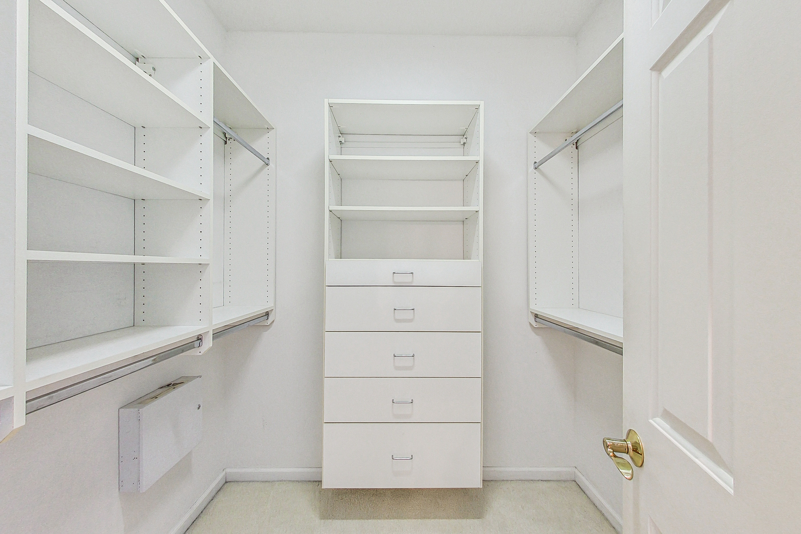2 Carlton Court Inverness, IL 60010 - Photo 24 of 52 Gallery Image 24
