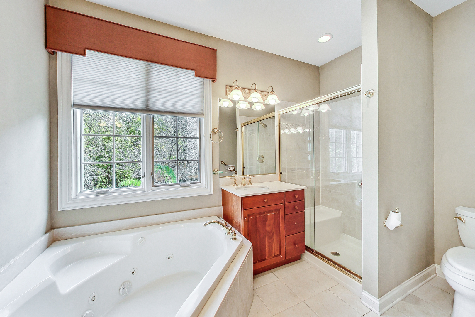 2 Carlton Court Inverness, IL 60010 - Photo 26 of 52 Gallery Image 26