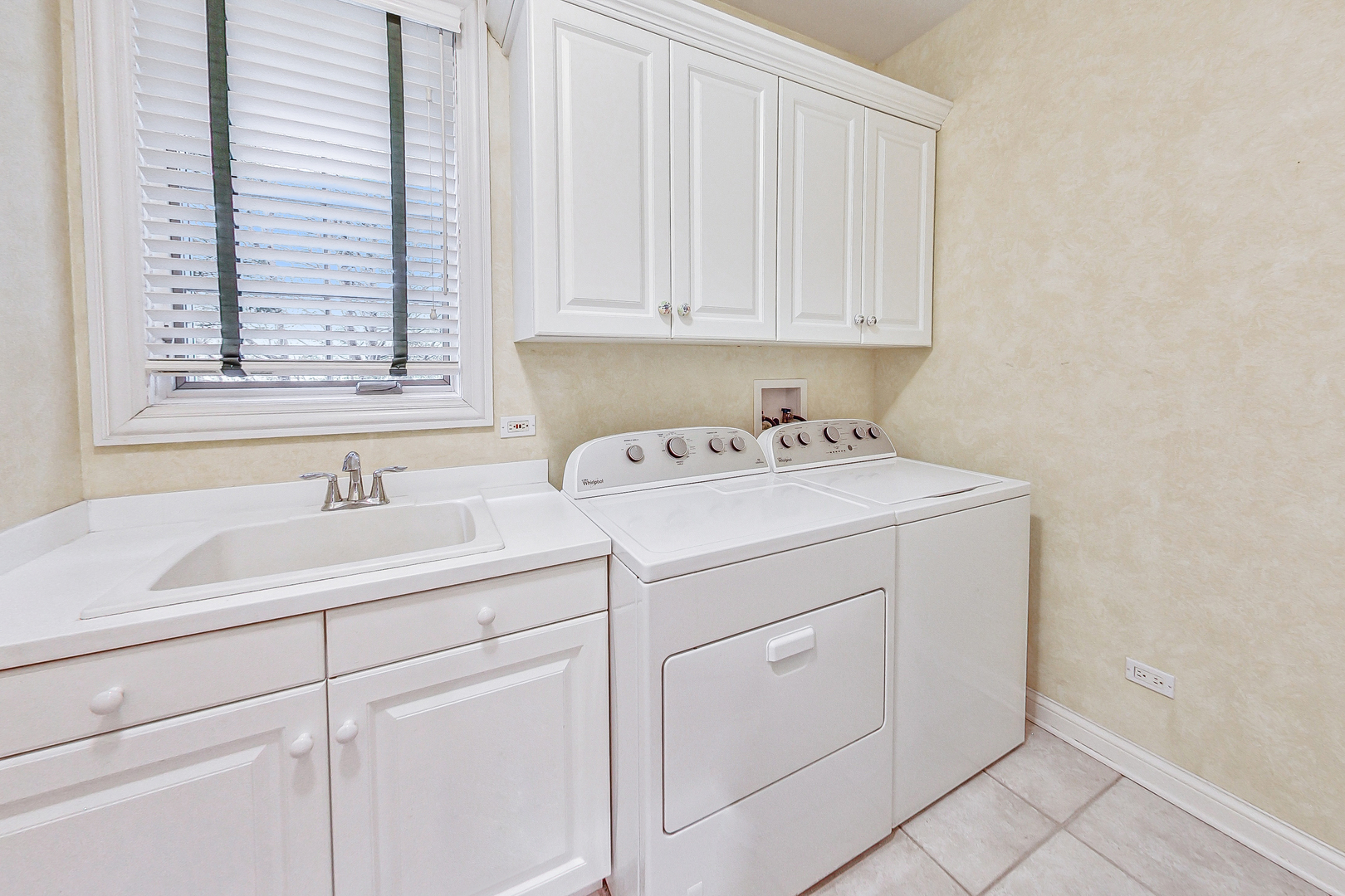 2 Carlton Court Inverness, IL 60010 - Photo 28 of 52 Gallery Image 28