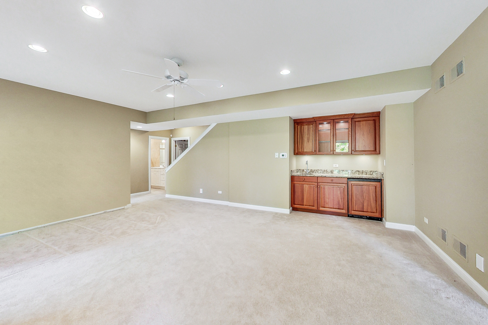 2 Carlton Court Inverness, IL 60010 - Photo 30 of 52 Gallery Image 30
