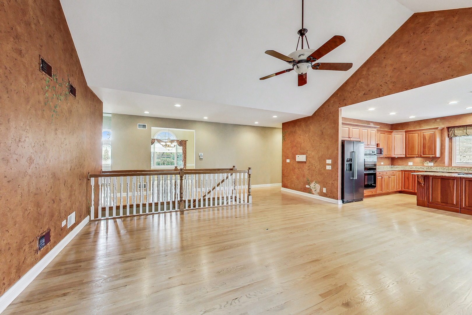2 Carlton Court Inverness, IL 60010 - Photo 8 of 52 Gallery Image 8
