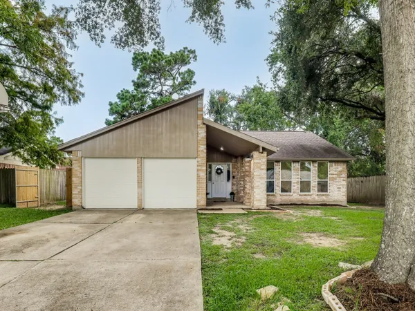 $260,000 | 3911 Wintergreen Drive, Humble, TX 77396