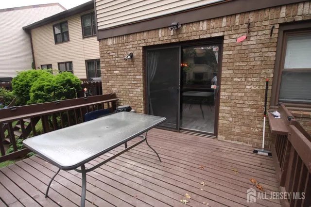 $465,000 | 54 Highview Drive, Woodbridge, NJ 07095