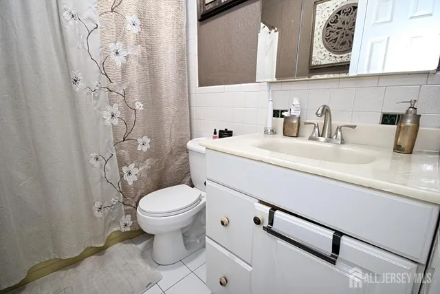 $465,000 | 54 Highview Drive, Woodbridge, NJ 07095