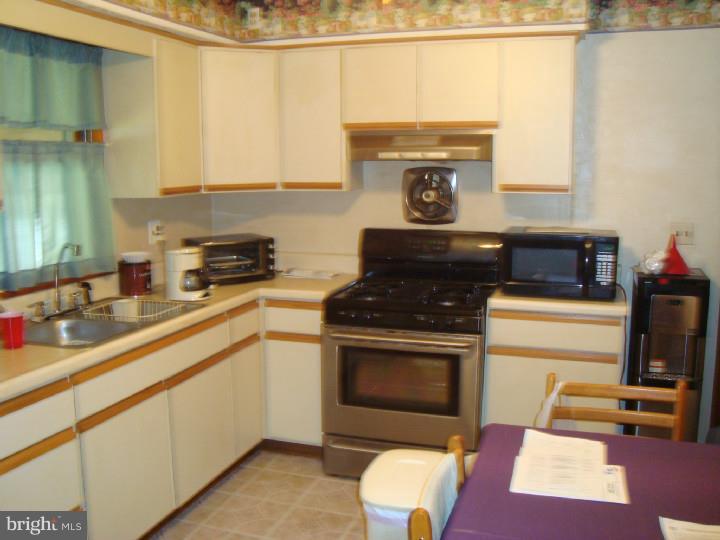 615 Klockner Road Hamilton, NJ 08619 - Photo 3 of 4 Kitchen