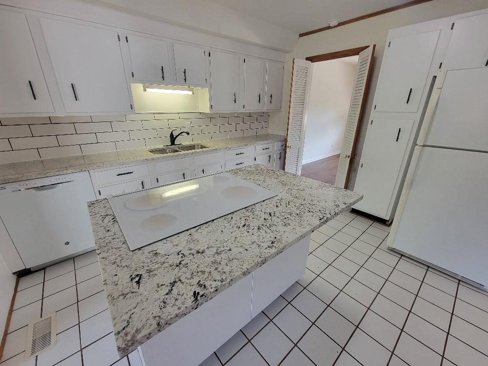 505 Oxford Road Anderson, IN 46012 - Photo 7 of 20 Gallery Image 7