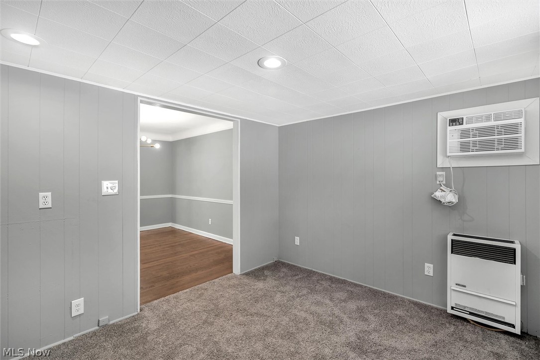 4034 Stilmore Road Cleveland, OH 44121 - Photo 13 of 29