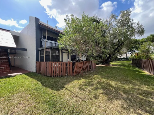 $280,000 | 460 West Park Drive, Unit 103, Miami, FL 33172