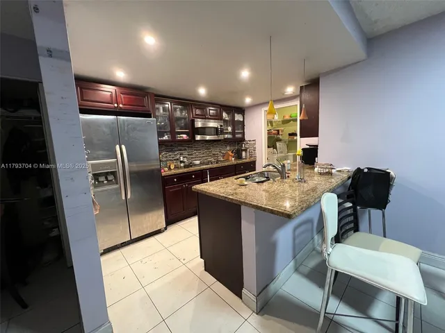 $280,000 | 460 West Park Drive, Unit 103, Miami, FL 33172