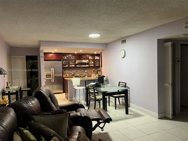 $280,000 | 460 West Park Drive, Unit 103, Miami, FL 33172