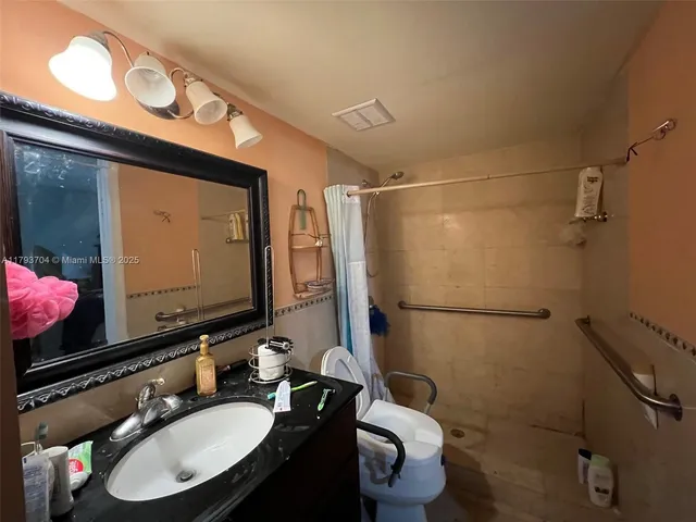 $280,000 | 460 West Park Drive, Unit 103, Miami, FL 33172