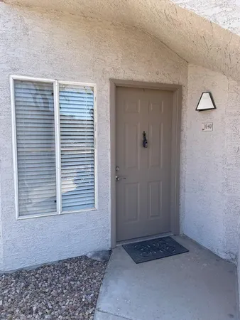 $2,000 | 3236 East Chandler Boulevard, Unit 1040, Phoenix, AZ 85048
