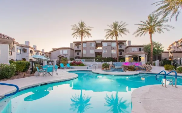 $2,000 | 3236 East Chandler Boulevard, Unit 1040, Phoenix, AZ 85048