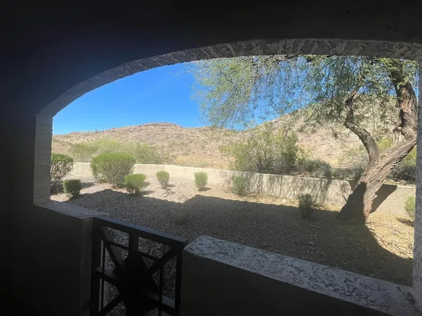 $2,000 | 3236 East Chandler Boulevard, Unit 1040, Phoenix, AZ 85048