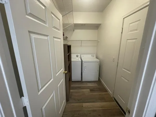 $2,000 | 3236 East Chandler Boulevard, Unit 1040, Phoenix, AZ 85048