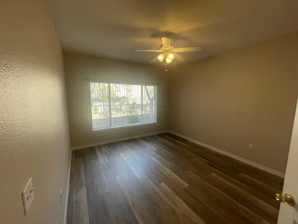 $2,000 | 3236 East Chandler Boulevard, Unit 1040, Phoenix, AZ 85048