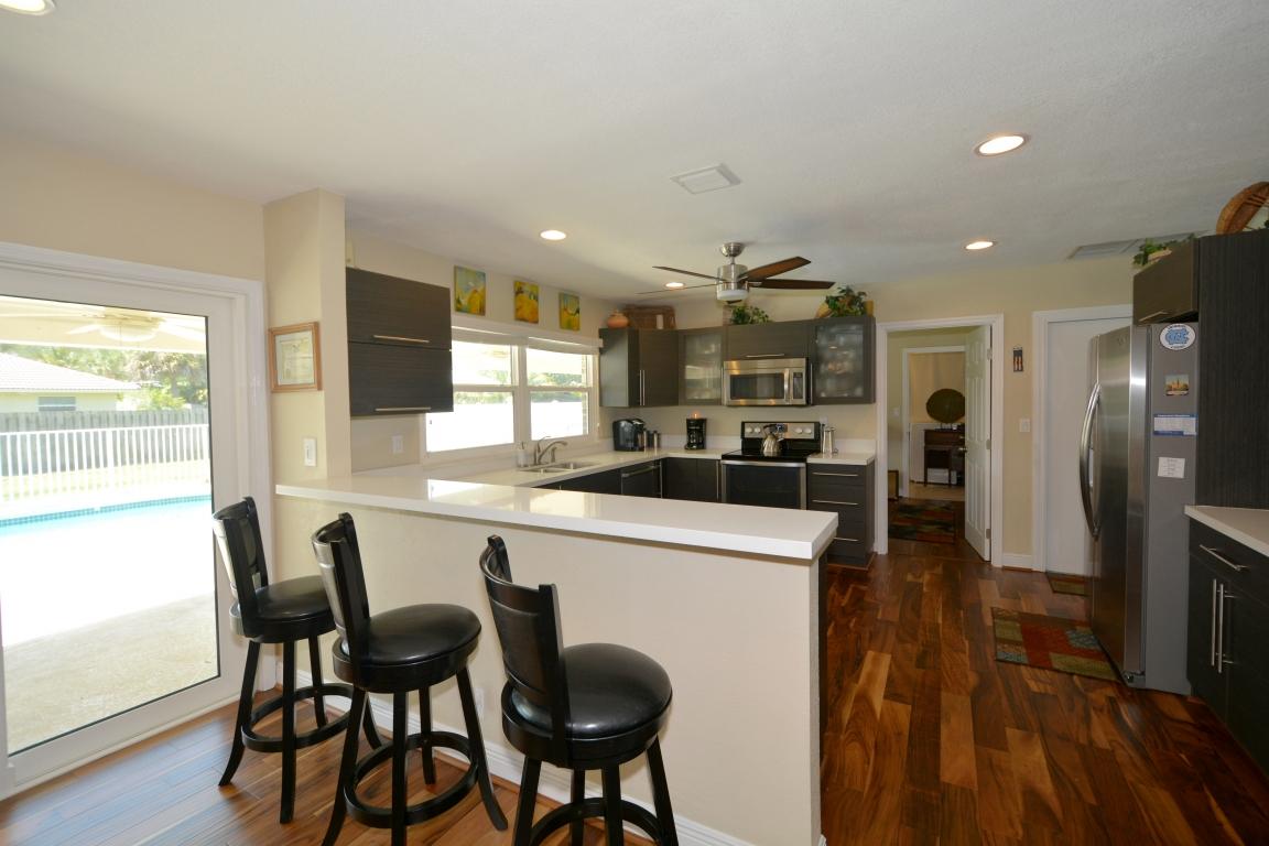 880 Southwest 16th Street Boca Raton, FL 33486 - Photo 3 of 27 3